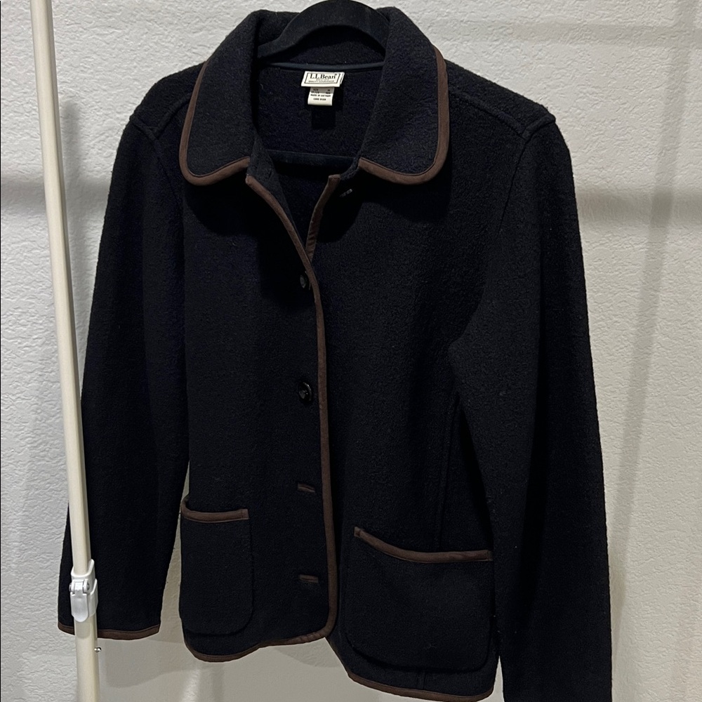 Vintage LLBean wool button up jacket.  Size M